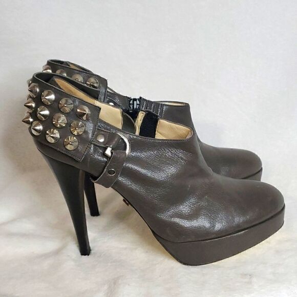 Be & D Gray Leather Platform Heels - Picture 1 of 8
